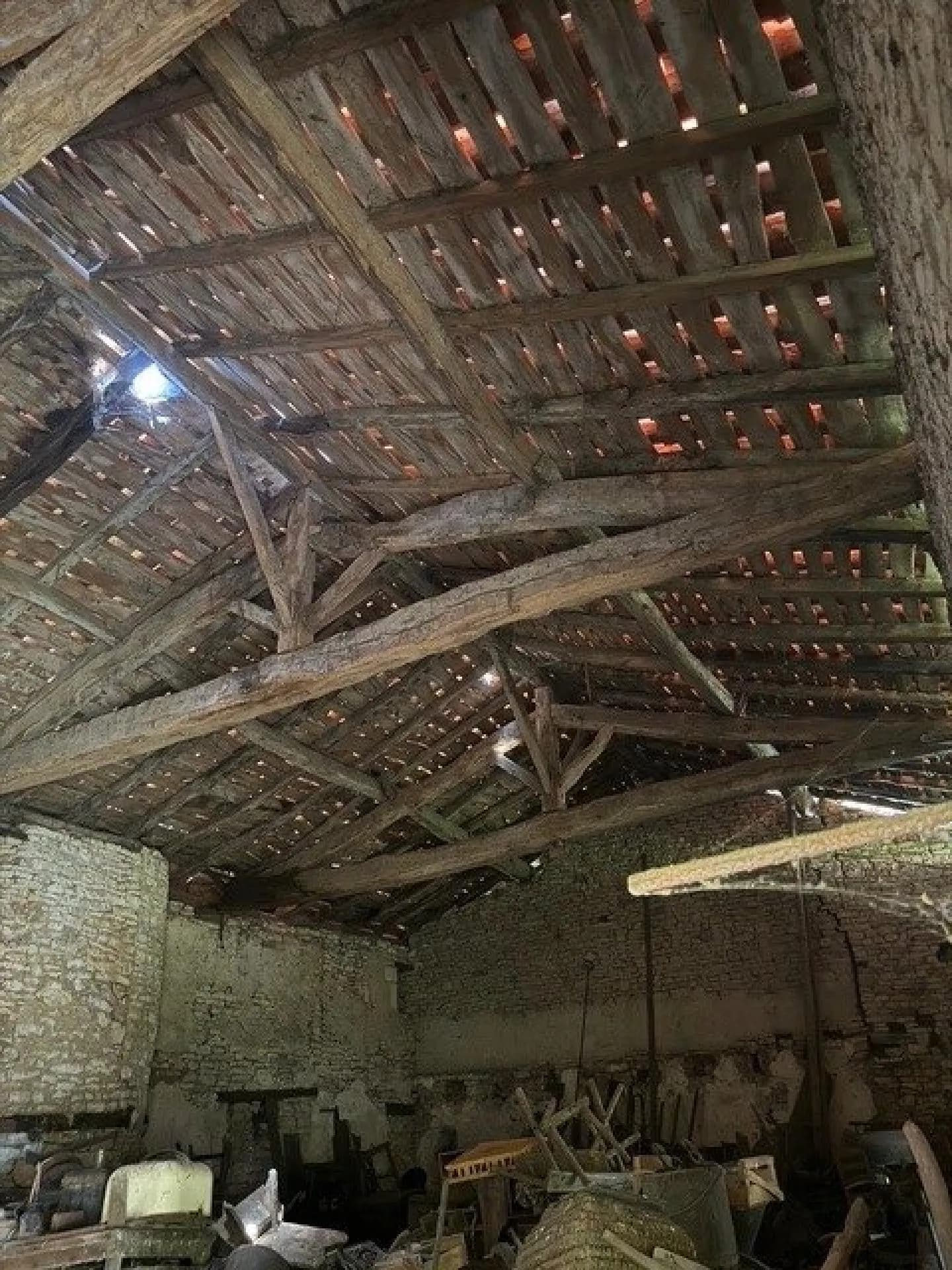 Ensemble immobilier à rénover - Photo 1