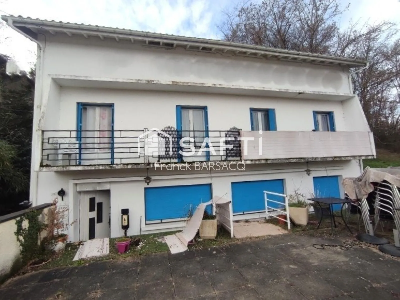 IMMEUBLE DE RAPPORT AVEC ANNEXE ET PATIO - Photo 1