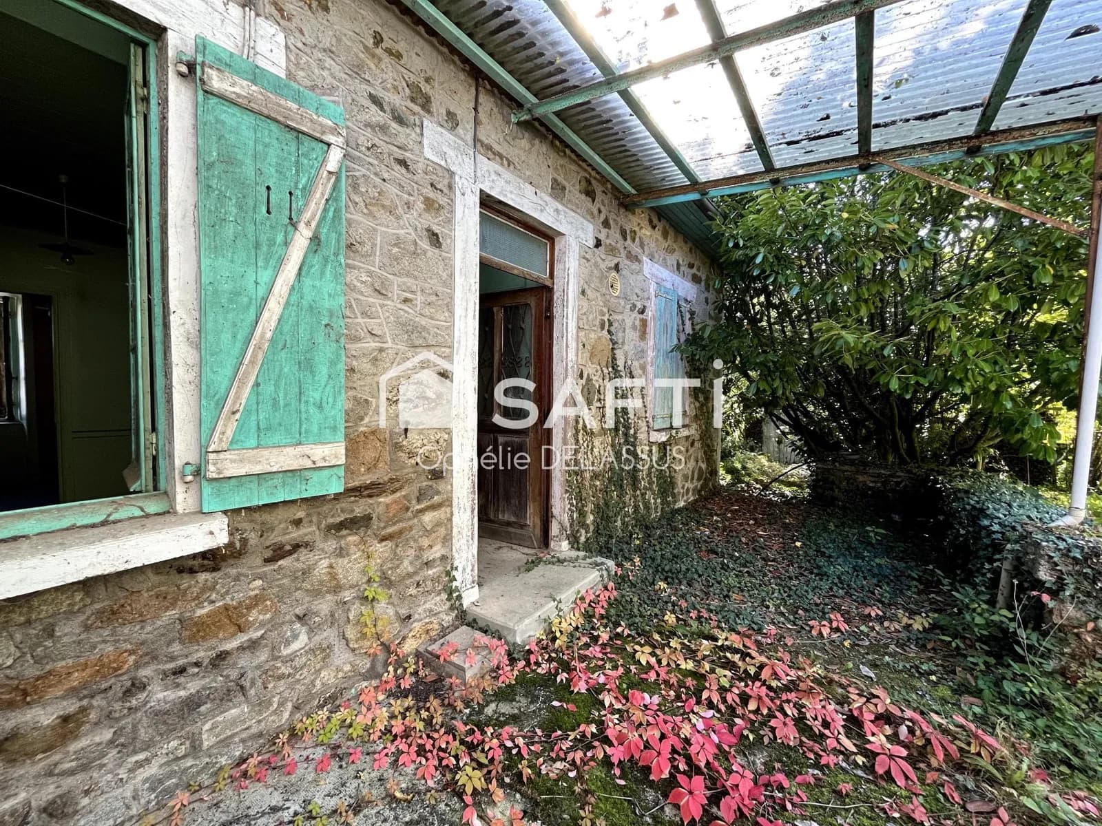 À vendre ensemble immobilier à rénover entièrement, idéal investisseur ou artisan ! - Photo 1