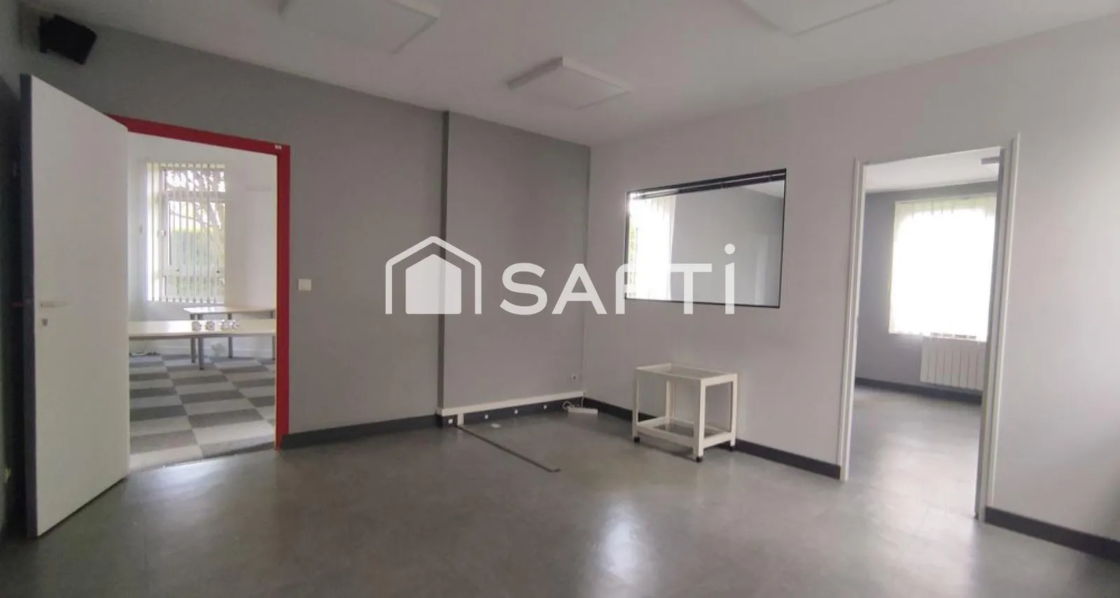 Vente immeuble de bureaux indépendant de 367 m² à Linas - Photo 1