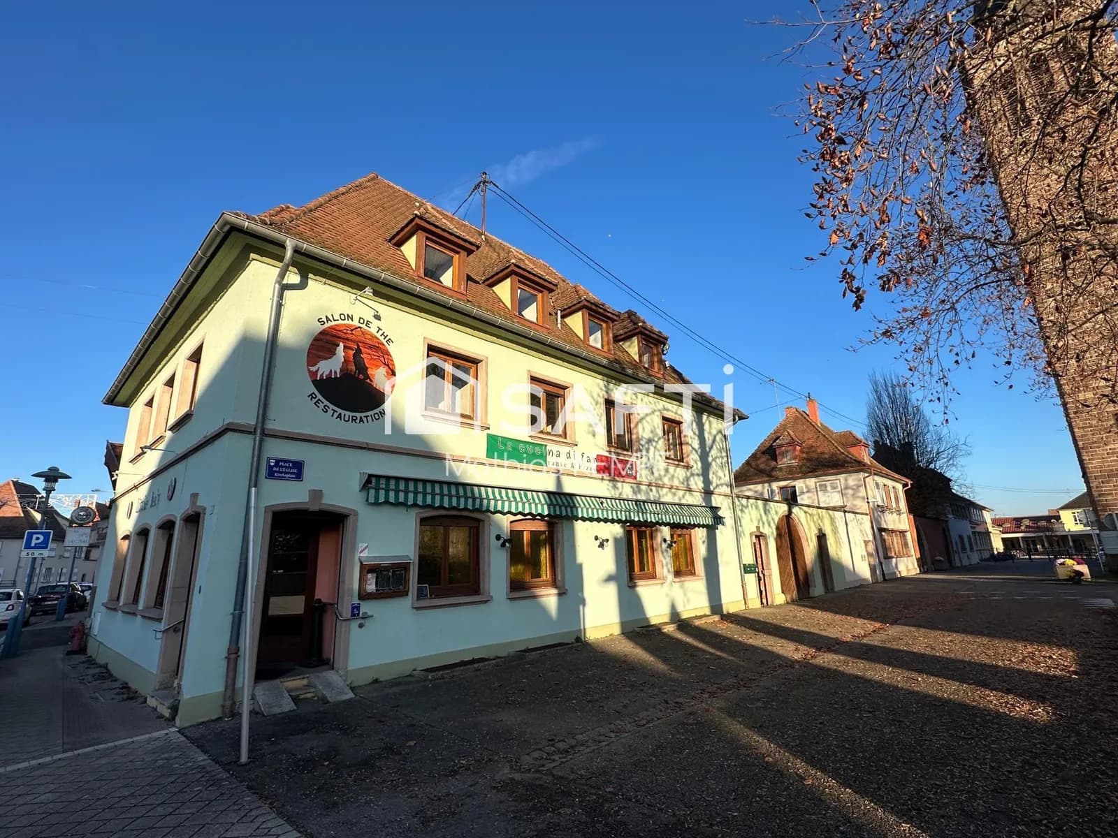 IMMEUBLE de 330 m² - 2 APPARTEMENTS & 1 LOCAL PRO - Photo 1