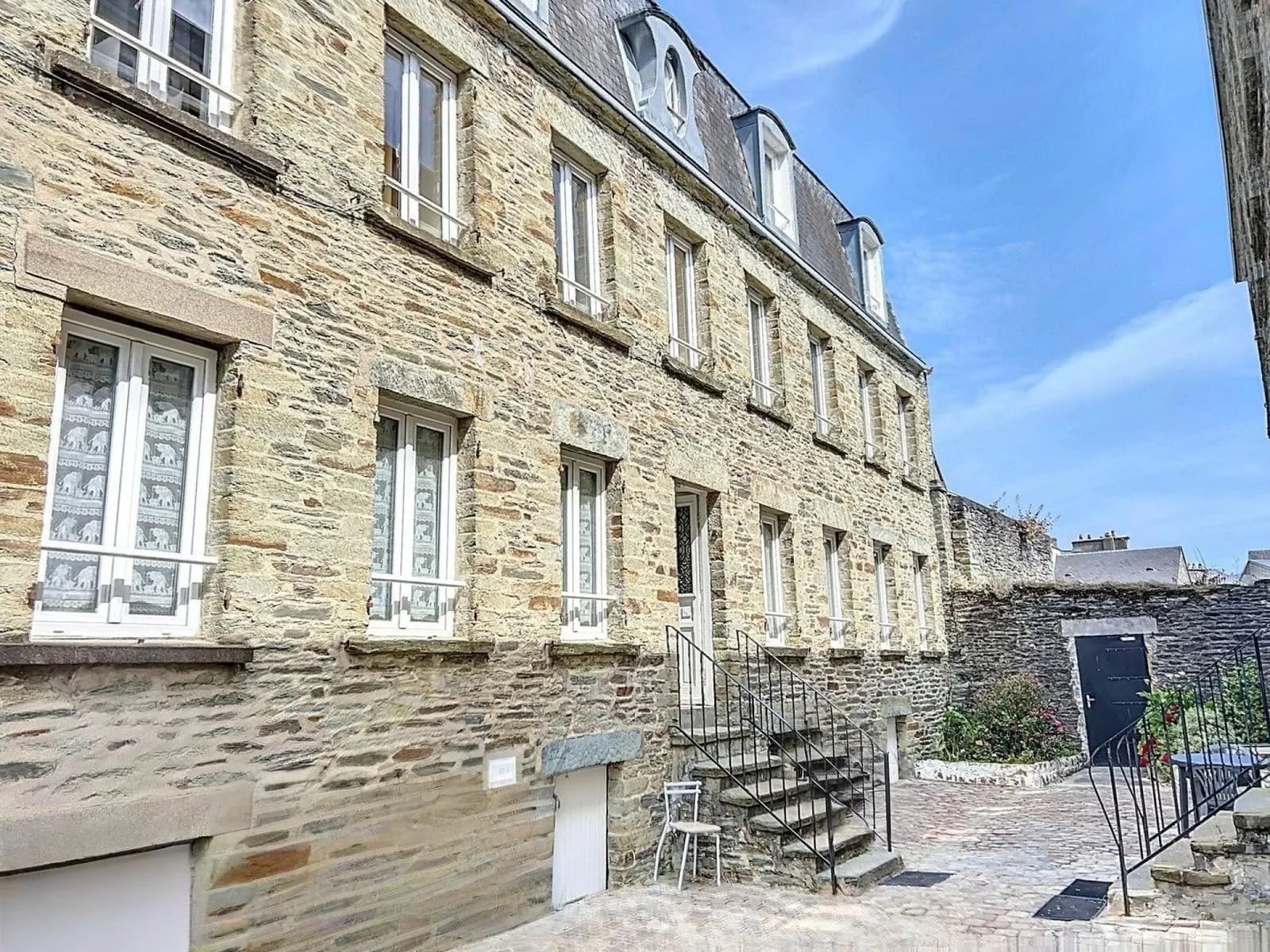 INVESTISSEURS - IMMEUBLES HYPERCENTRE CHERBOURG - BON RENDEMENT ! - Photo 1