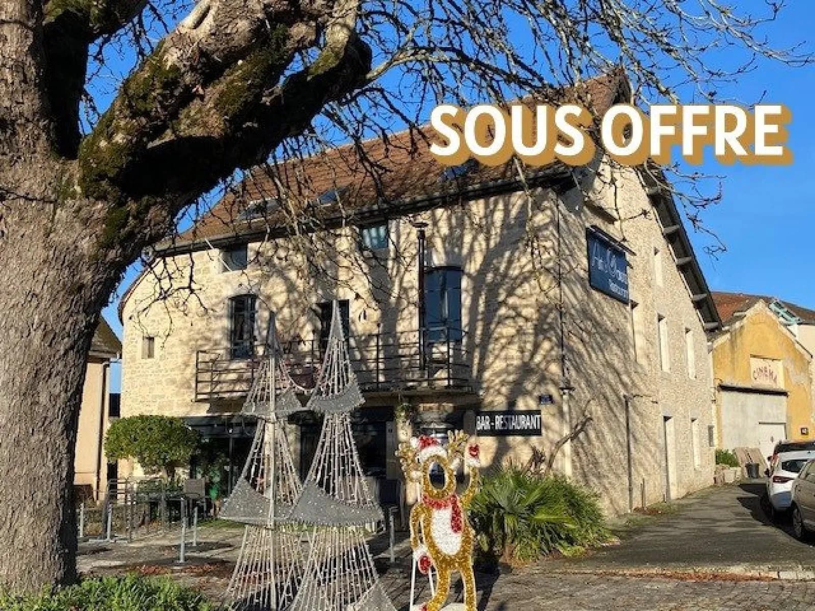 Ensemble immobilier d'une surface de 490 m² - Photo 1