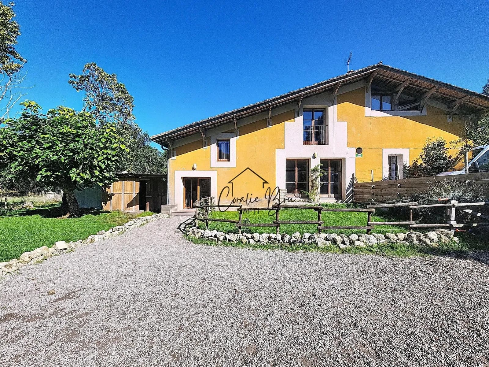 Ensemble immobilier sur 1,4 hectare de parcelle agricole - Photo 1