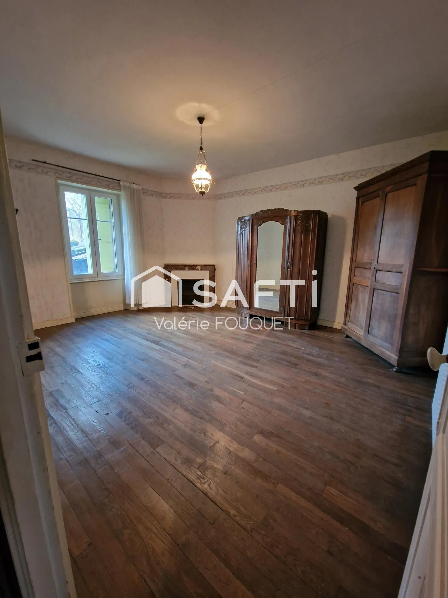 Situé à Vaudoncourt bel ensemble immobilier de caractère avec dépendances sur grand terrain - Photo 1