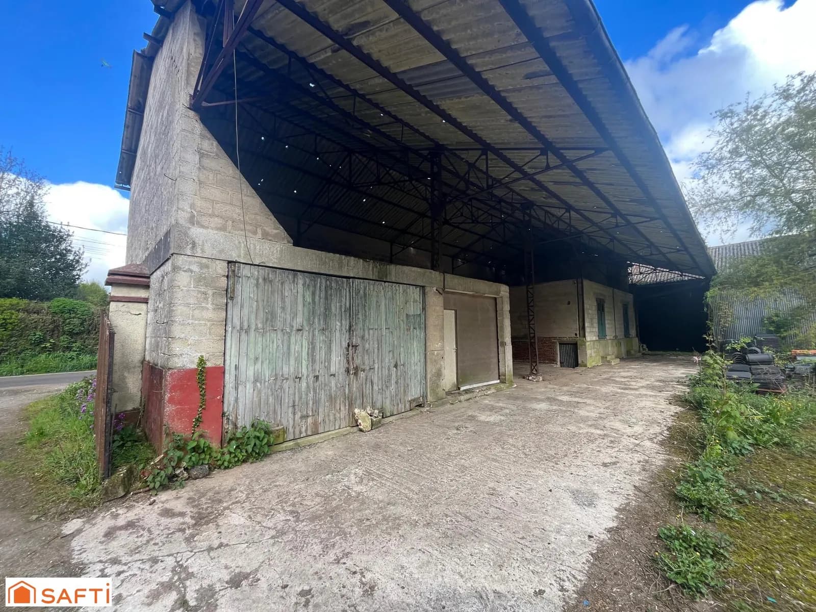 RARE sur le marché, Grand hangar de plus de 400 m2, idéal garage camping car, caravane ou voiture - Photo 1