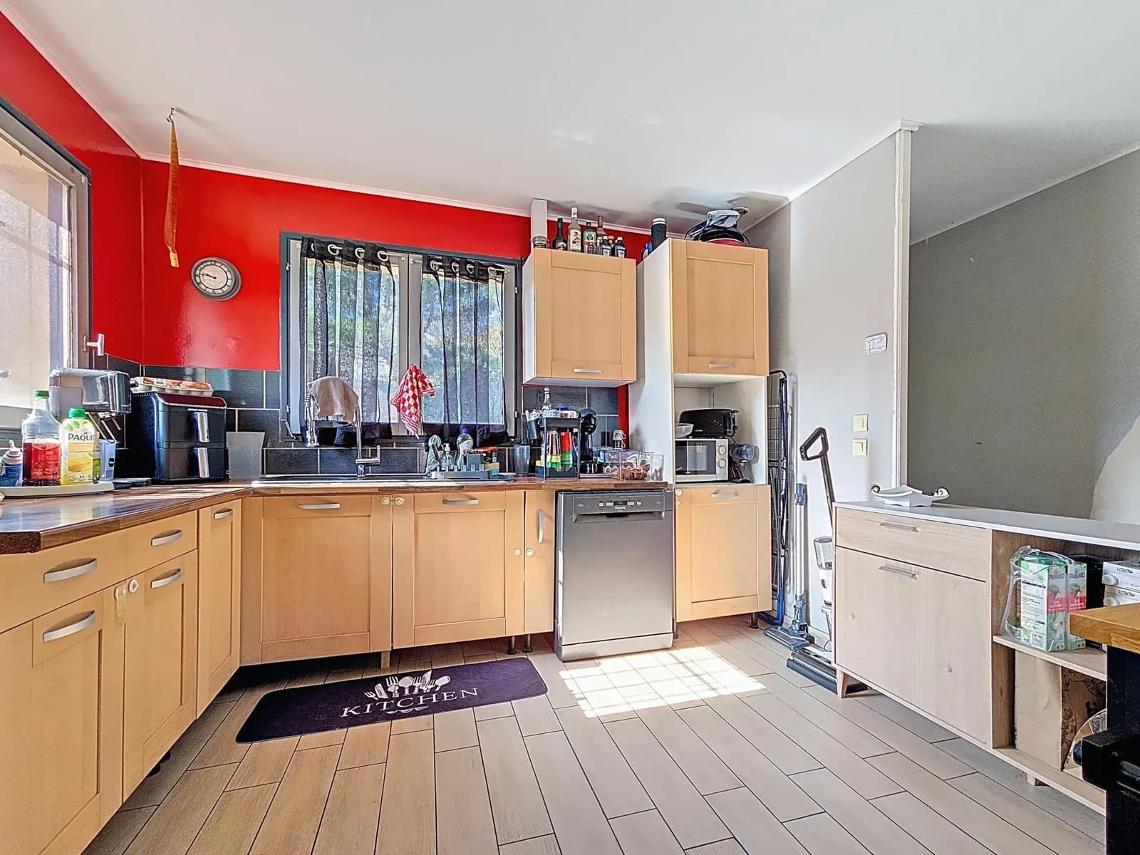 Bel ensemble immobilier sur les hauteurs offrant de multiples possibilités - Photo 1