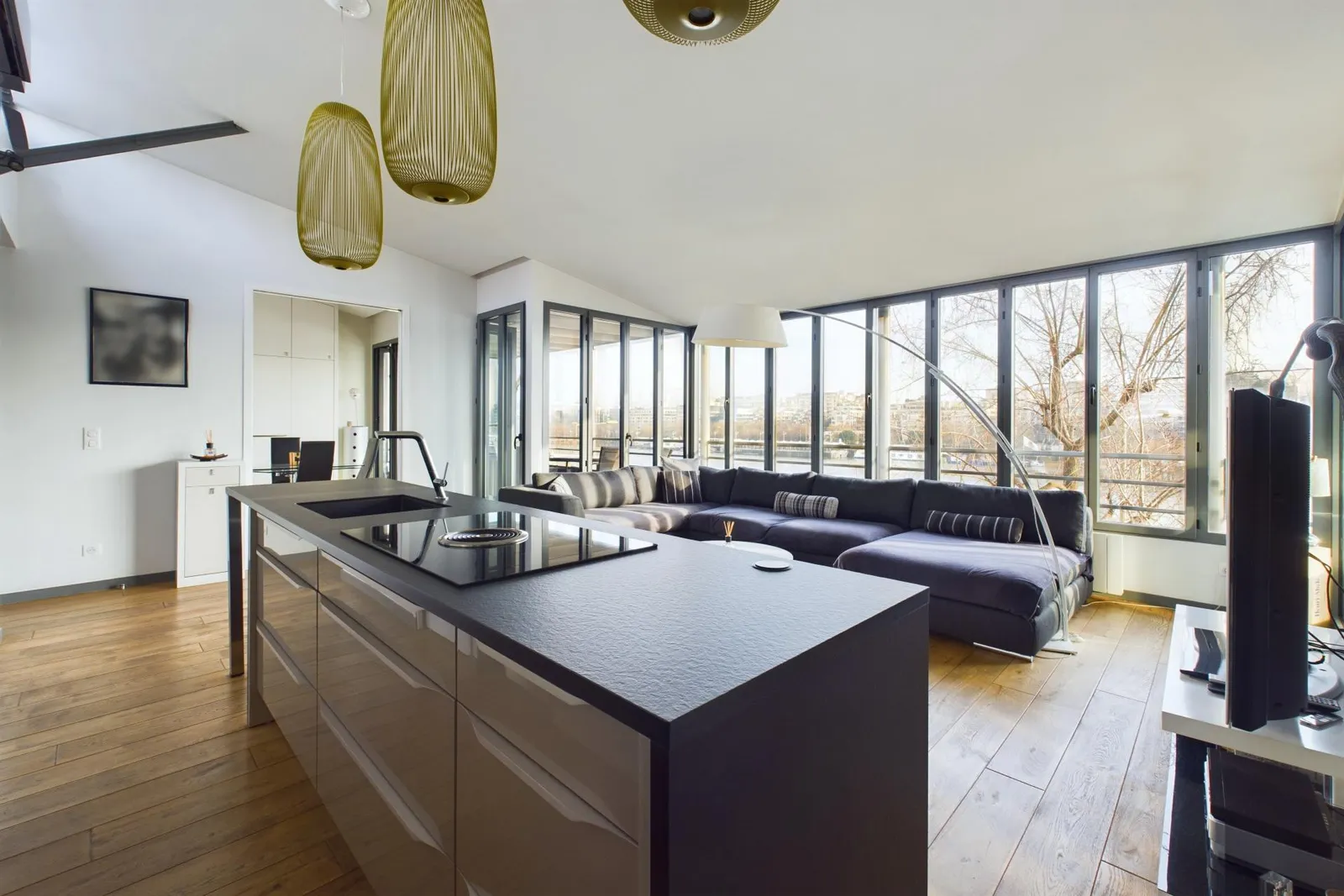 IMMEUBLE A USAGE MIXTE HABIATTION / BUREAU - Photo 1