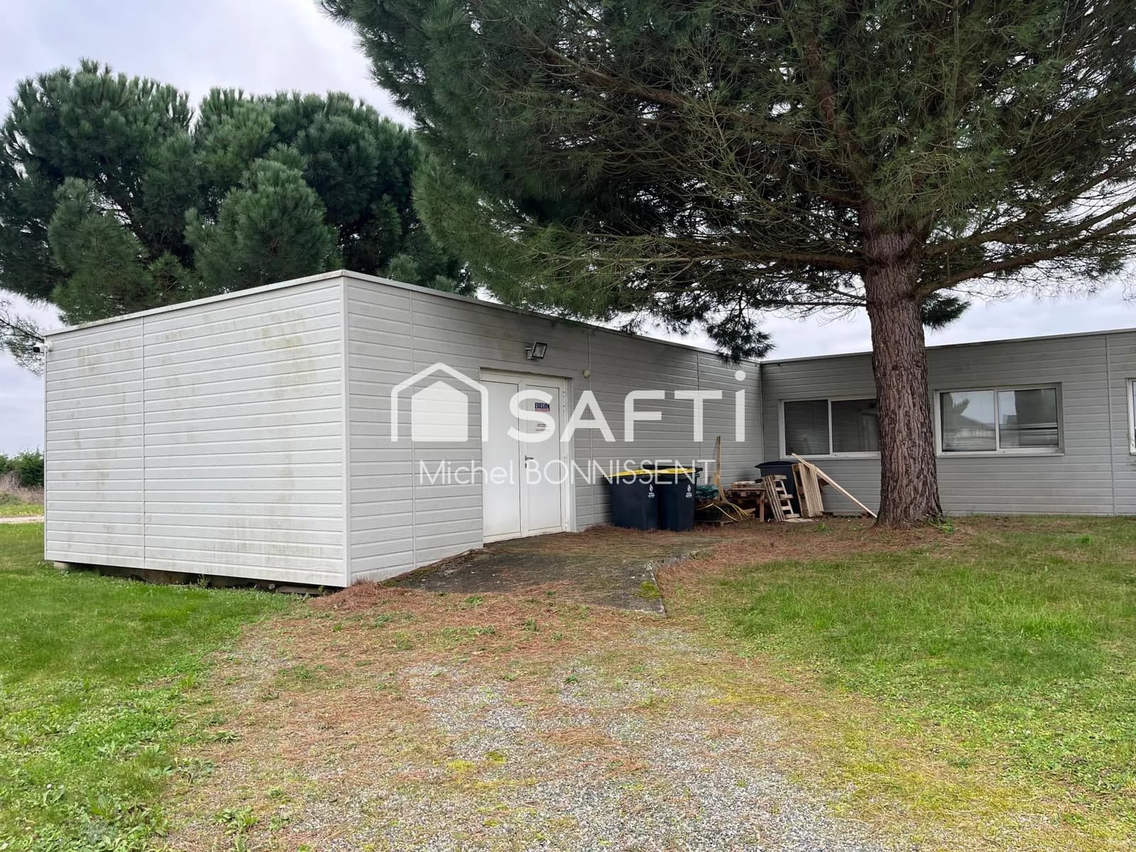 Immeuble de 600 m2 , Bureaux Moderne Clés en Main aux Portes de Bourges - Photo 1