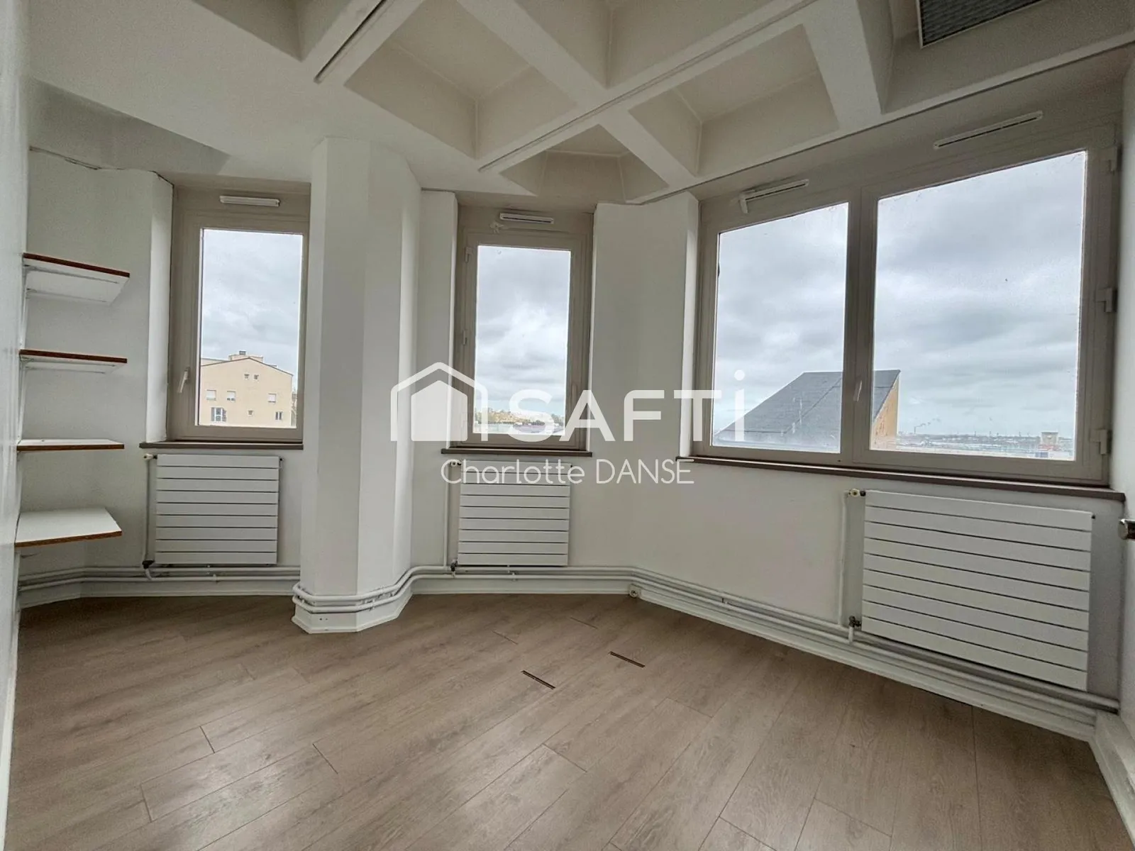 Bureaux 130 m² -- Immeuble avec ascenseur - Idéal professions libérales ou investisseurs - Photo 1