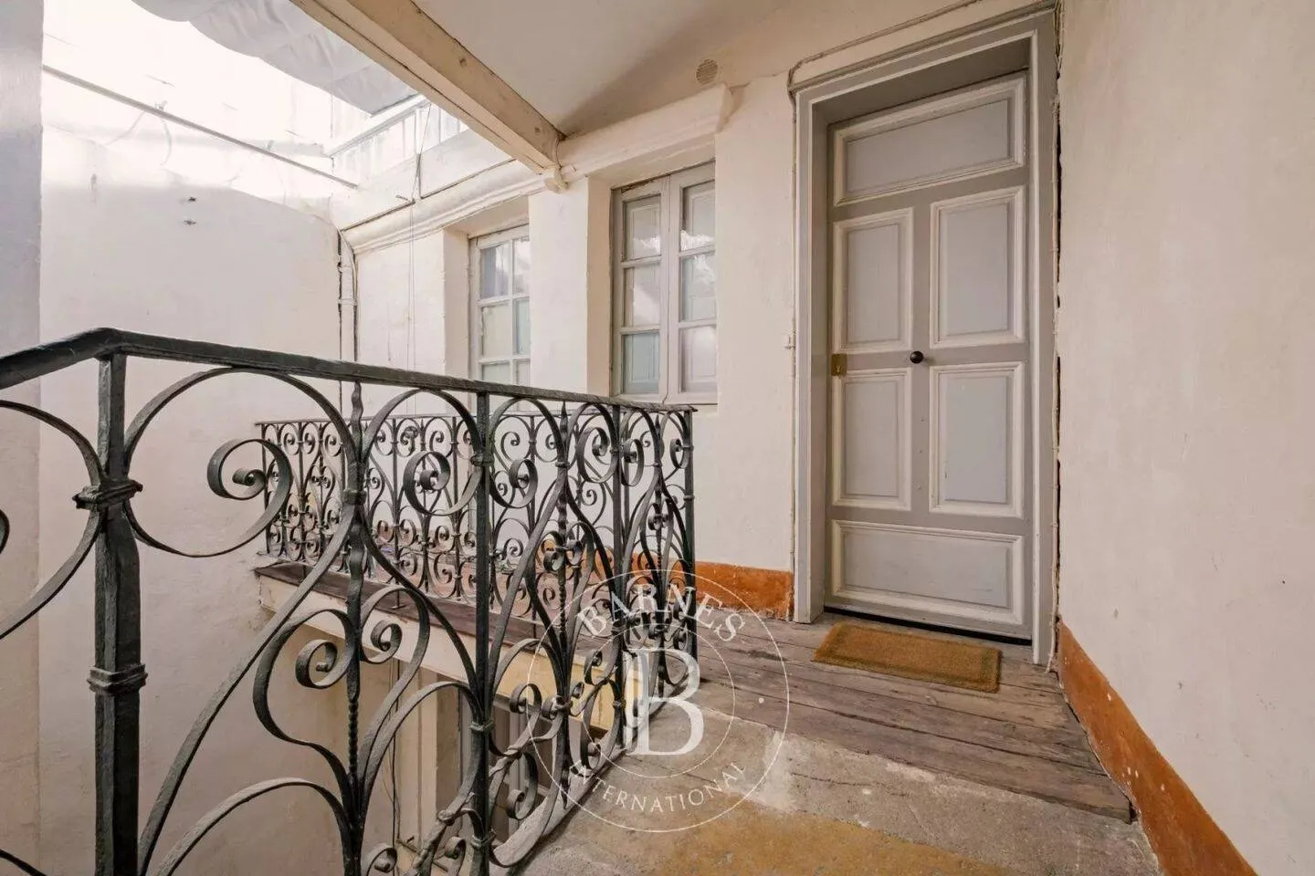 Immeuble 230 m² - Photo 1