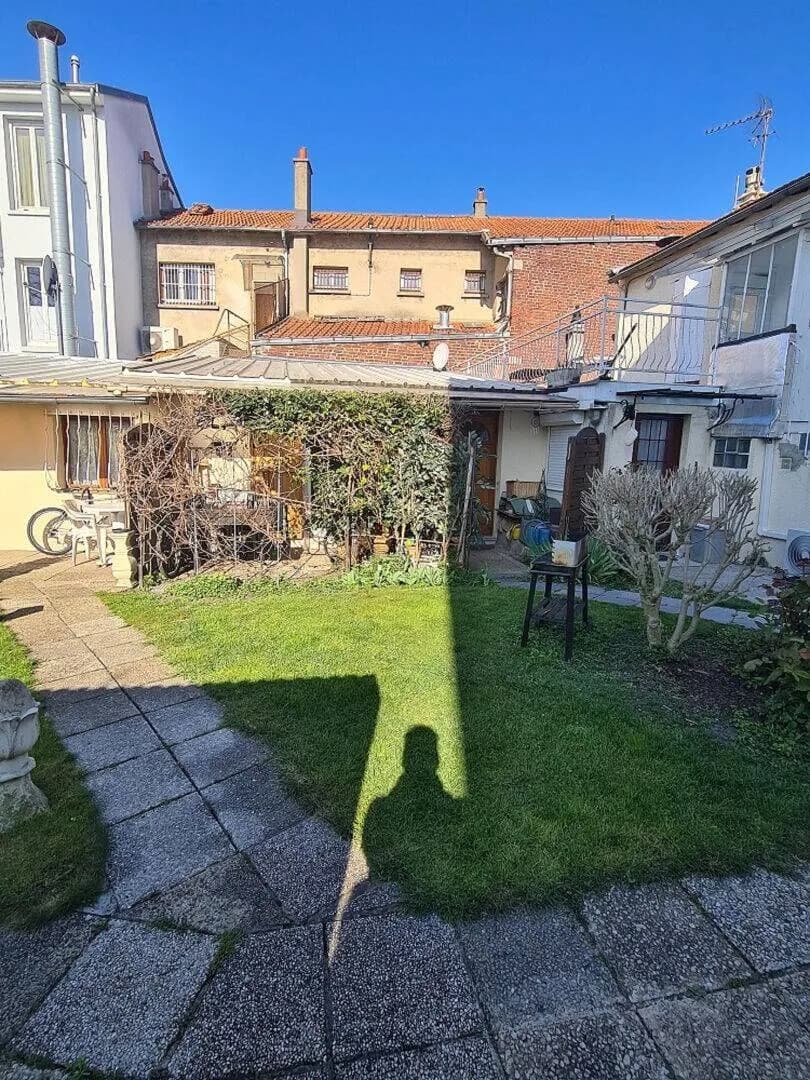 Immeuble 210 m² - Photo 1