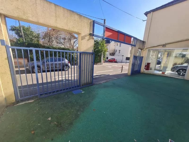 Immeuble 220 m² - Photo 1