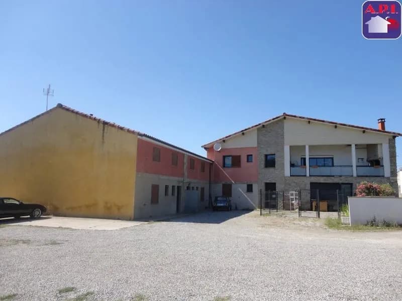 Immeuble 555 m² - Photo 1