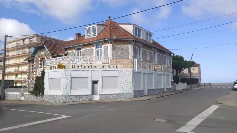 Immeuble 348 m² - Photo 1