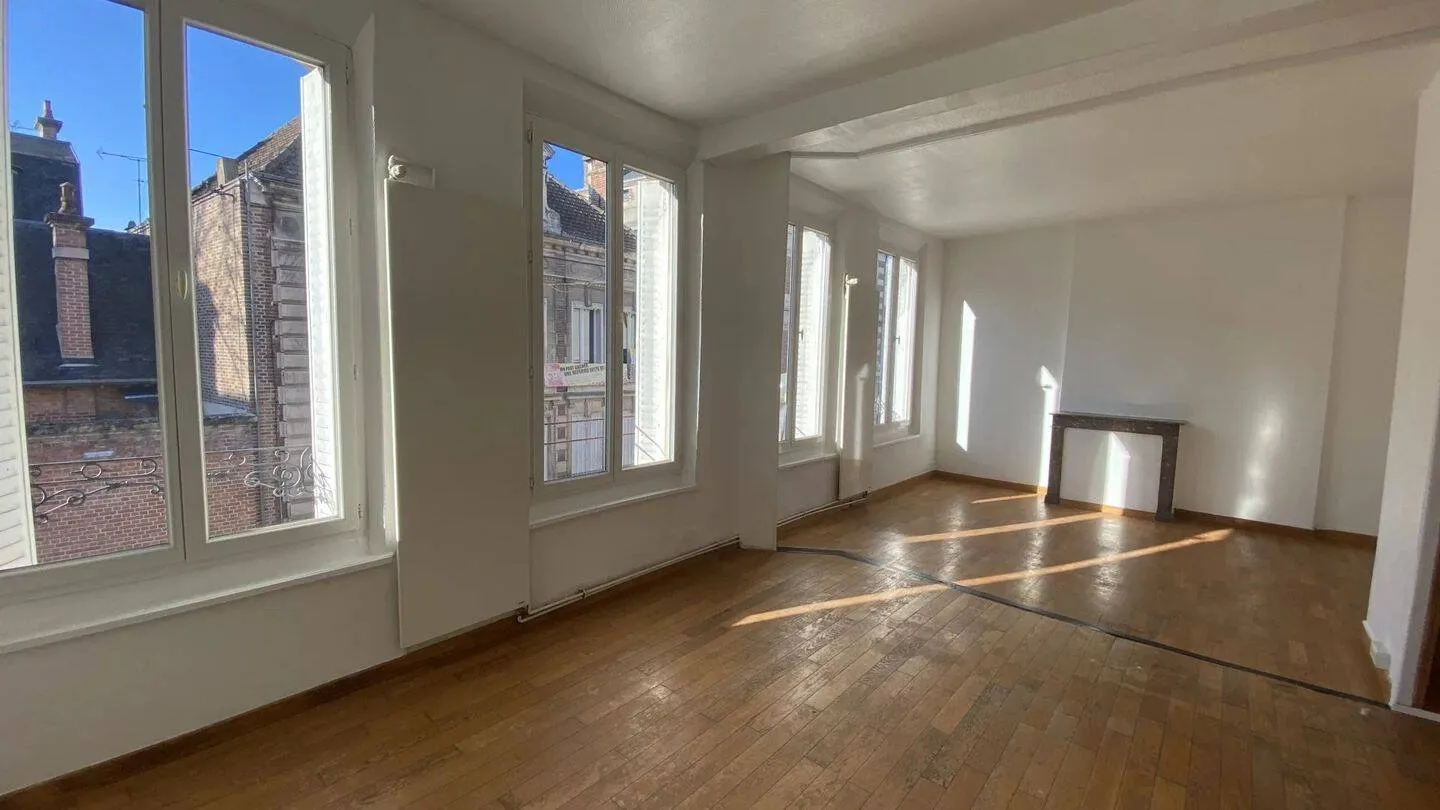 Immeuble 102 m² - Photo 1