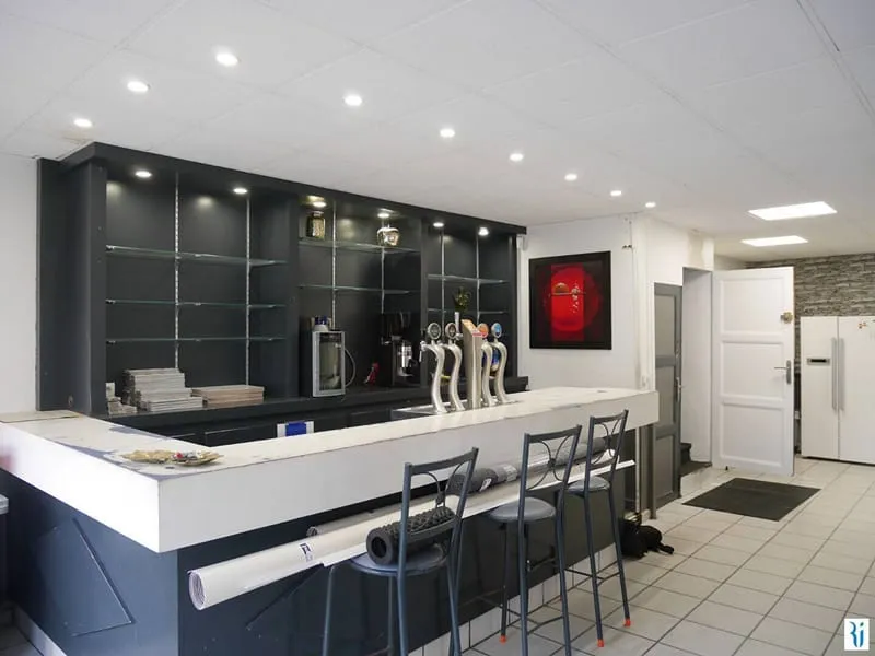Immeuble 178 m² - Photo 1