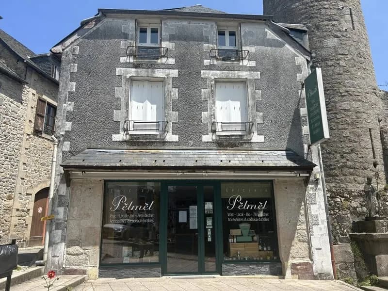 Immeuble de rapport 1 pièce 180 m² - Photo 1