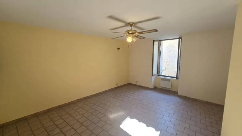 Immeuble 70 m² - Photo 1