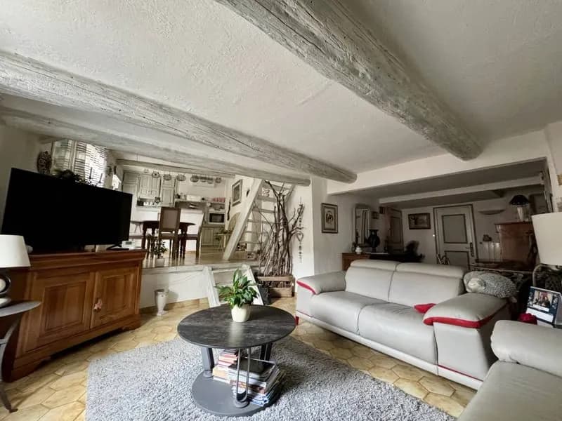 Immeuble 200 m² - Photo 1