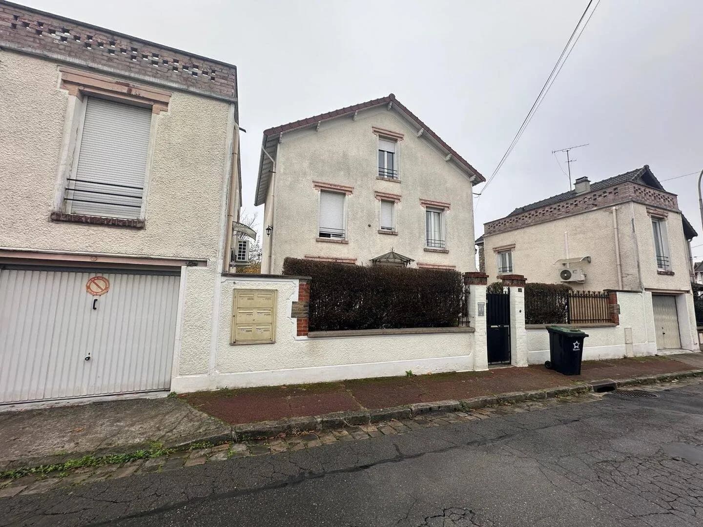 Immeuble 209 m² - Photo 1