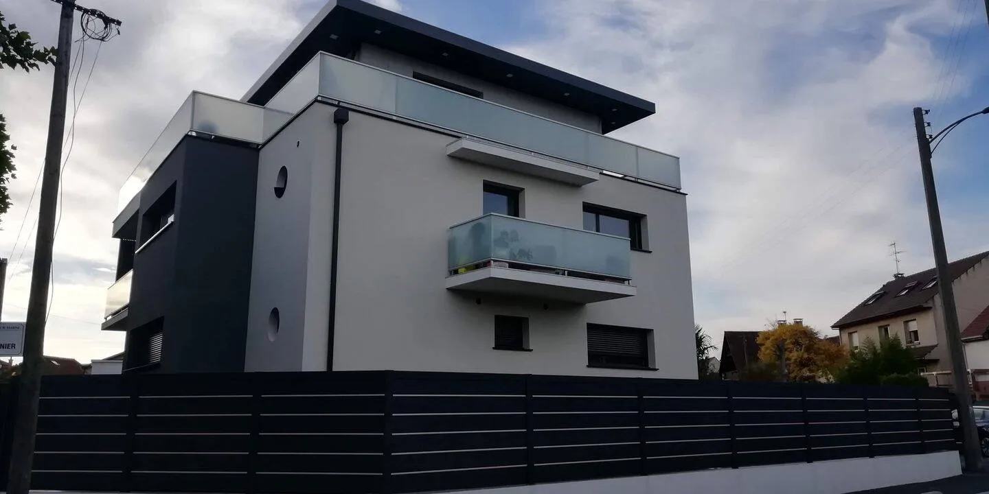 Immeuble 20 pièces 300 m² - Photo 1