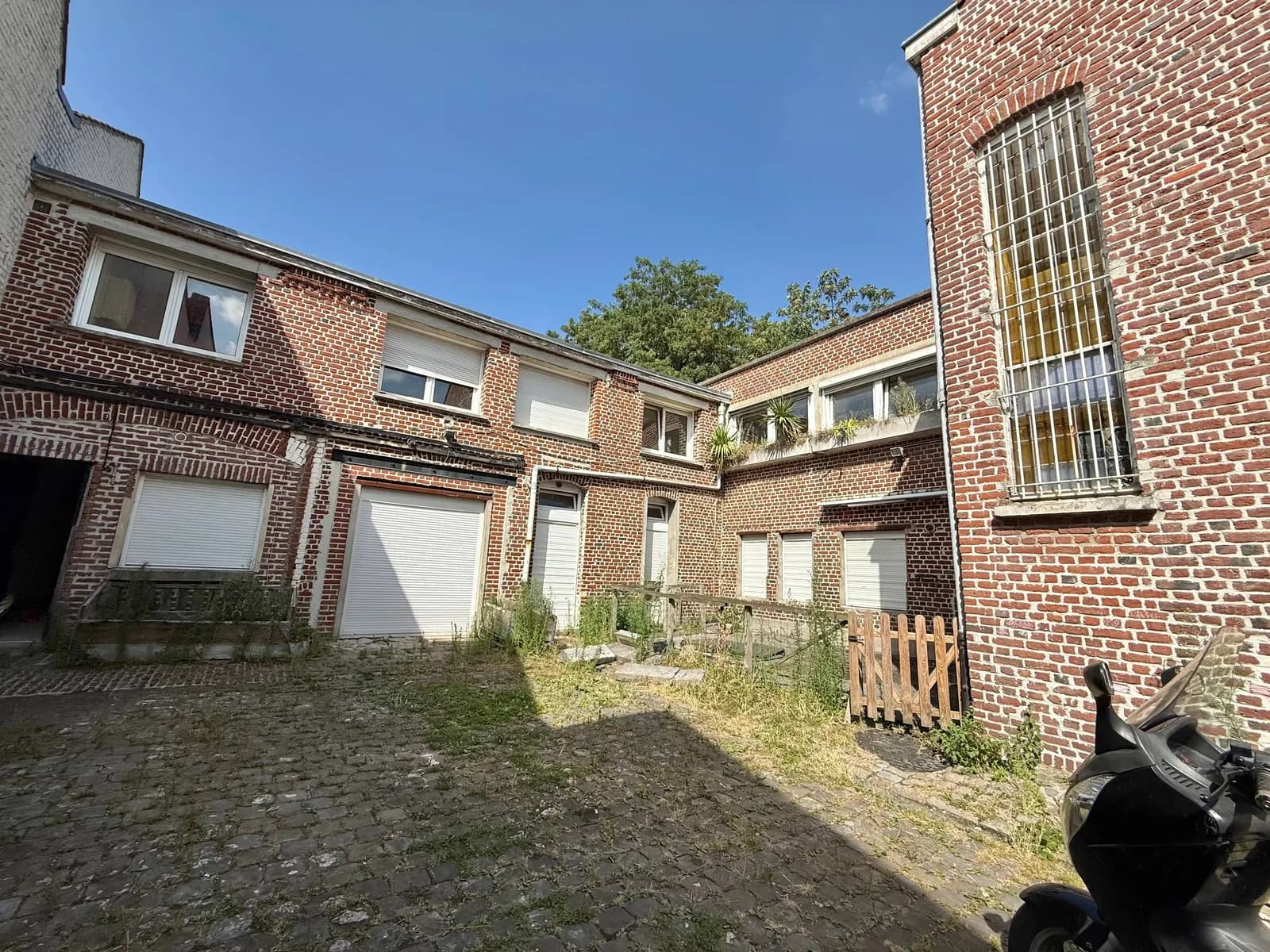 Immeuble 14 pièces 450 m² - Photo 1