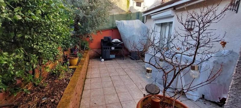 Immeuble 200 m² - Photo 1
