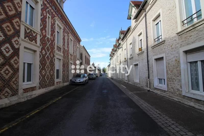 Immeuble 200 m² - Photo 1