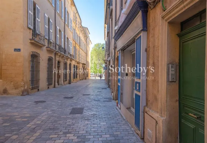 Immeuble 550 m² - Photo 1