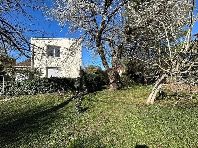 Immeuble 85 m² - Photo 1