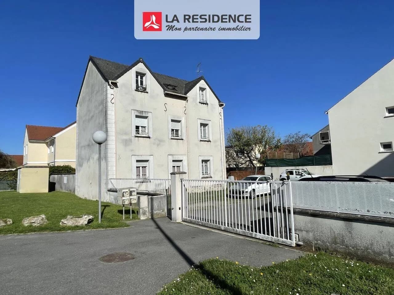 Immeuble 136 m² - Photo 1
