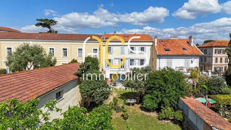Immeuble 307 m² - Photo 1