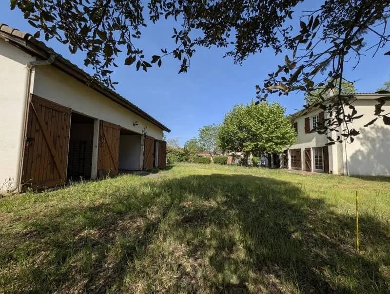 Immeuble 272 m² - Photo 1