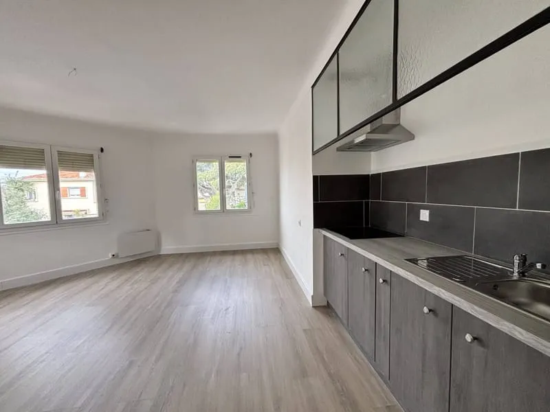 Immeuble 200 m² - Photo 1