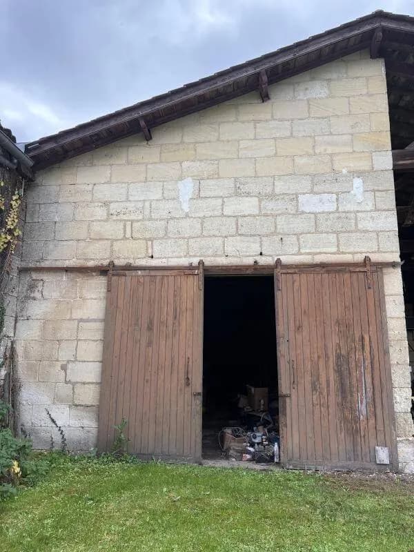 Immeuble 180 m² - Photo 1