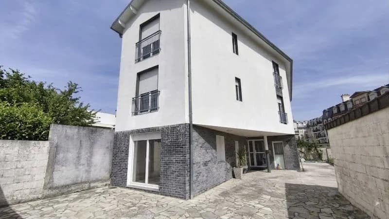 Immeuble 350 m² - Photo 1