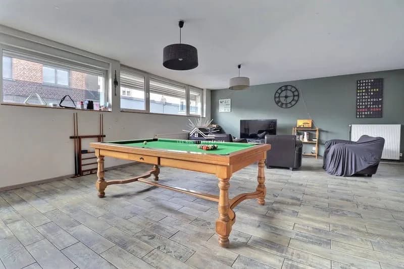 Immeuble 160 m² - Photo 1