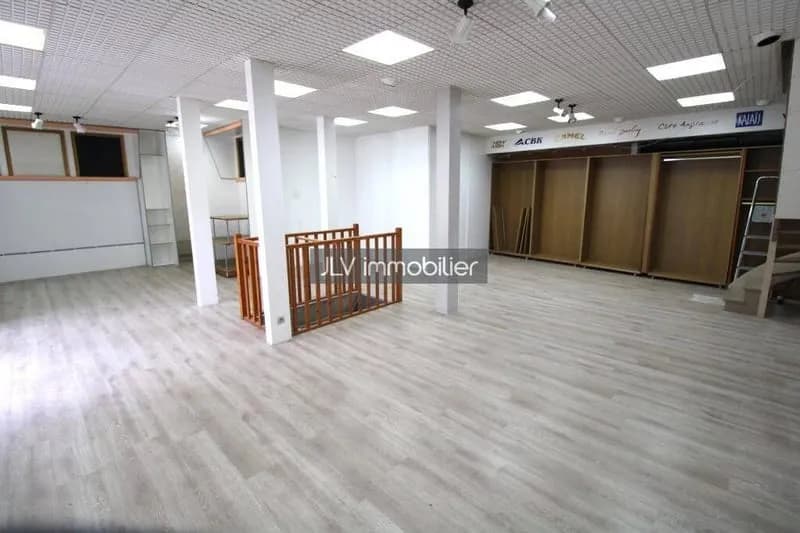 Immeuble 191 m² - Photo 1