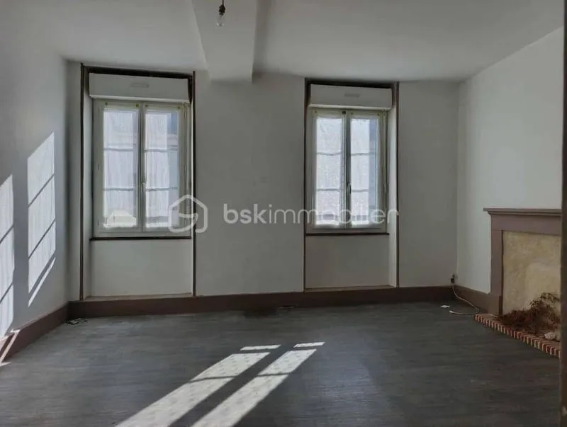 Immeuble 100 m² - Photo 1