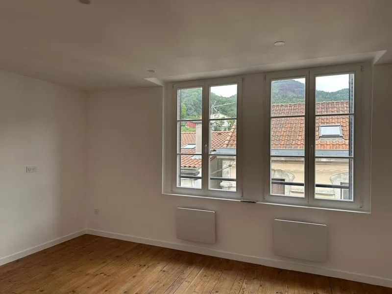 Immeuble 242 m² - Photo 1