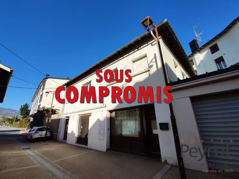 Immeuble 155 m² - Photo 1