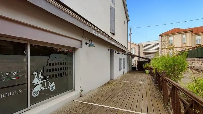 Immeuble 597 m² - Photo 1