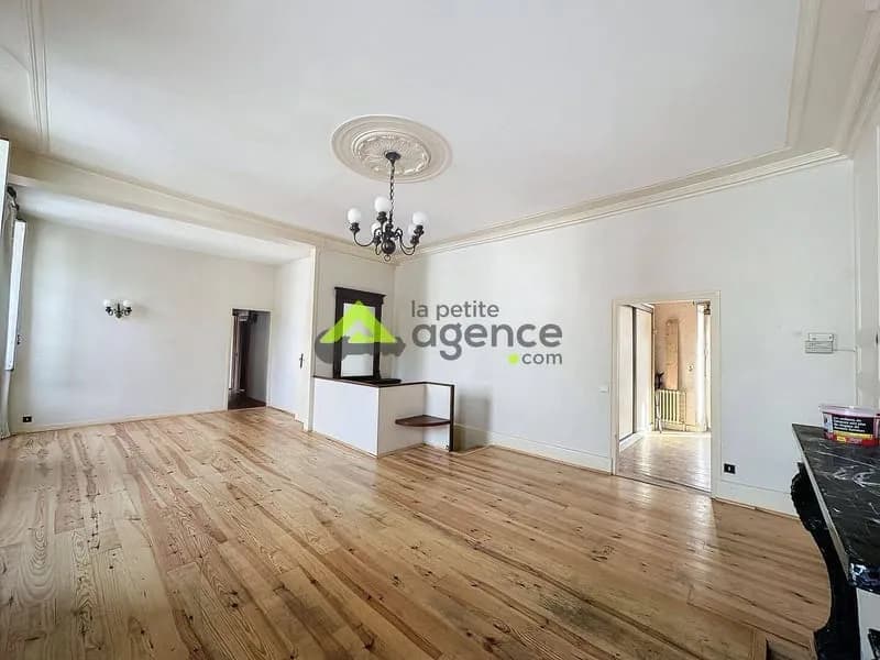 Immeuble 273 m² - Photo 1