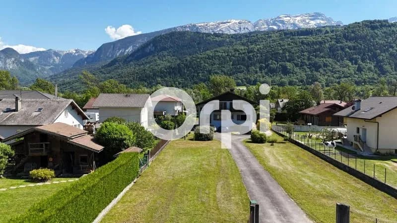 Immeuble 200 m² - Photo 1