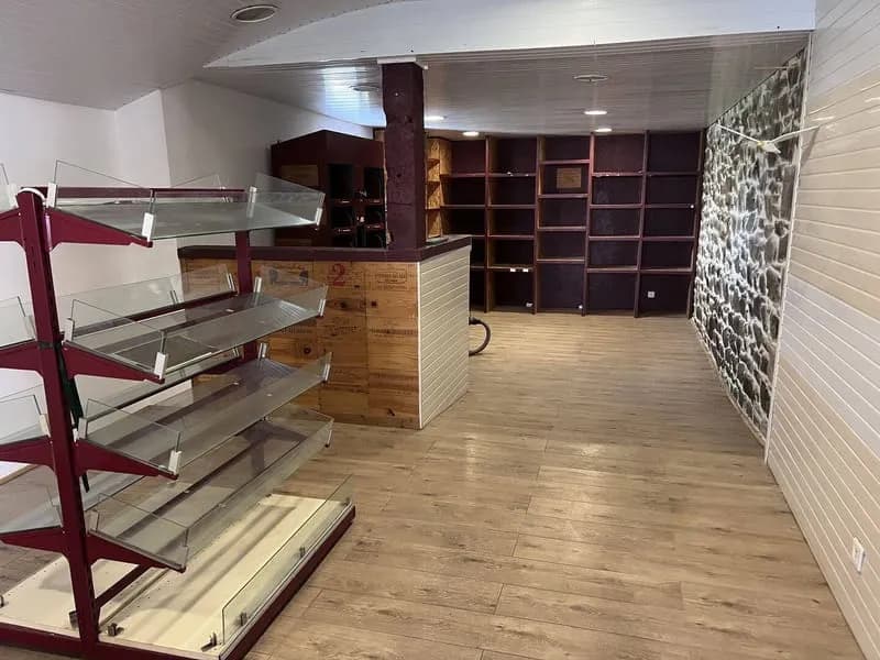 Immeuble 160 m² - Photo 1