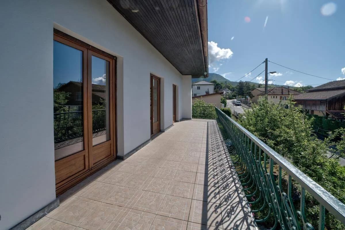 Immeuble 200 m² - Photo 1