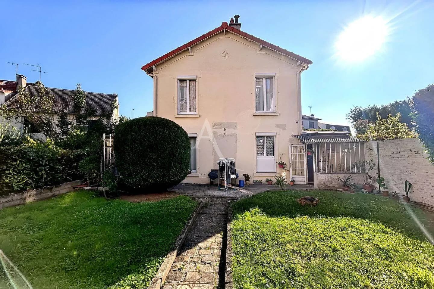 Immeuble 334 m² - Photo 1