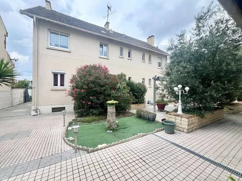 Immeuble 585 m² - Photo 1