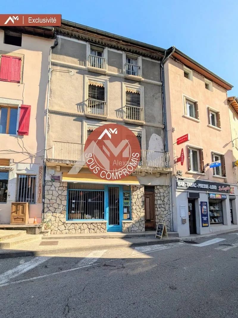 Immeuble 245 m² - Photo 1